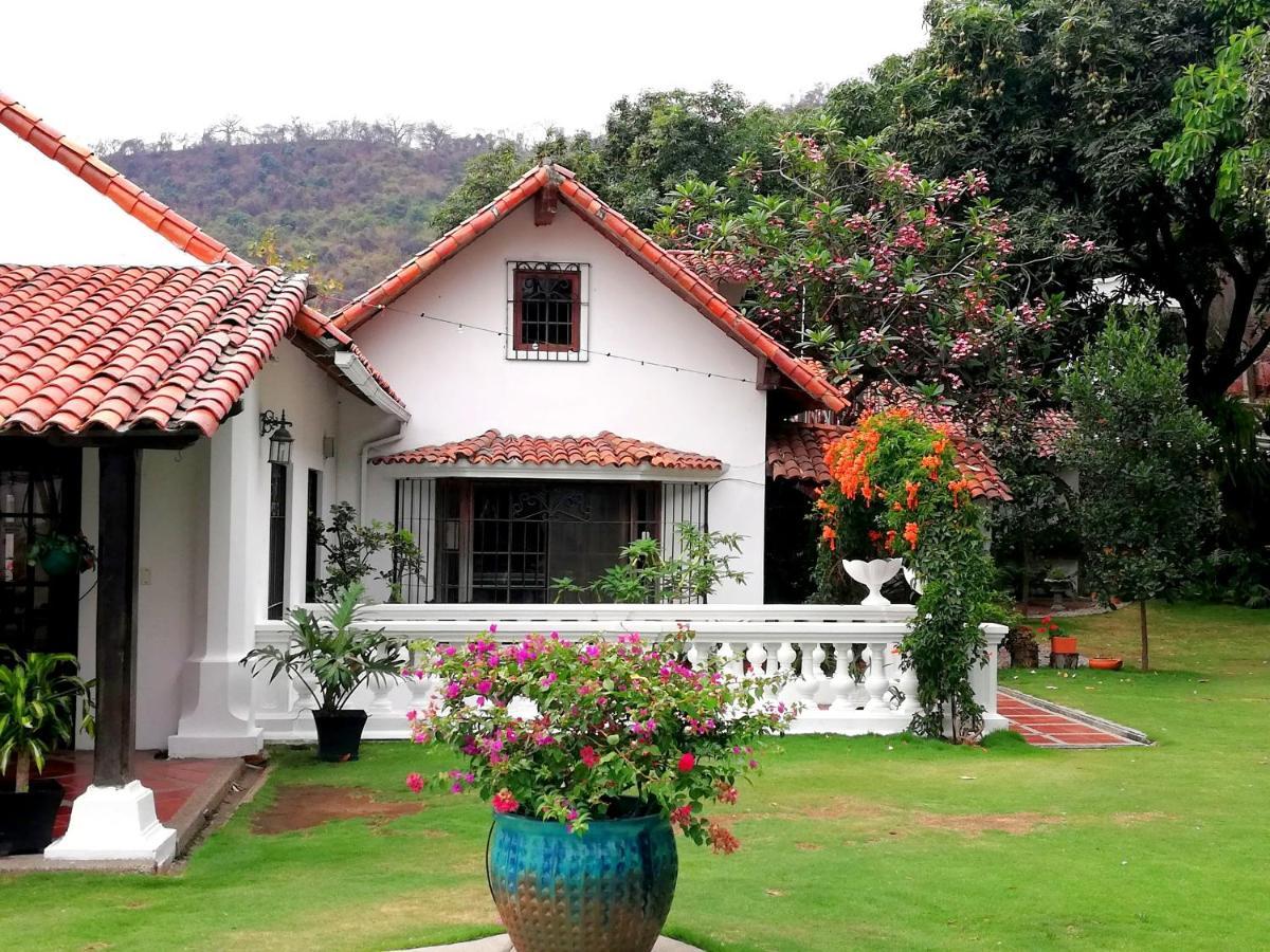 Iguanazu Bed & Breakfast Guayaquil Exterior photo