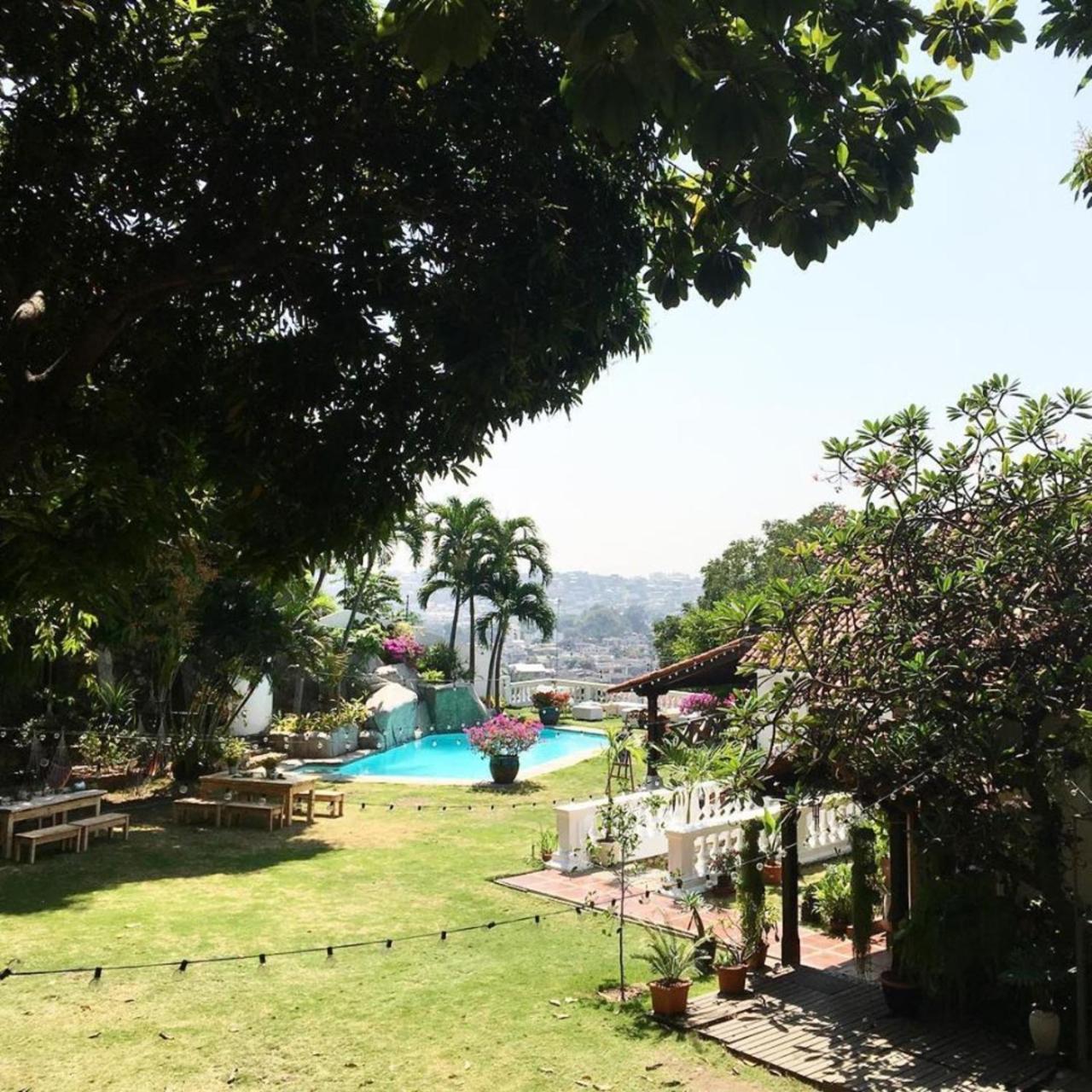 Iguanazu Bed & Breakfast Guayaquil Exterior photo