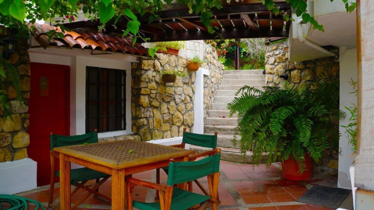 Iguanazu Bed & Breakfast Guayaquil Exterior photo